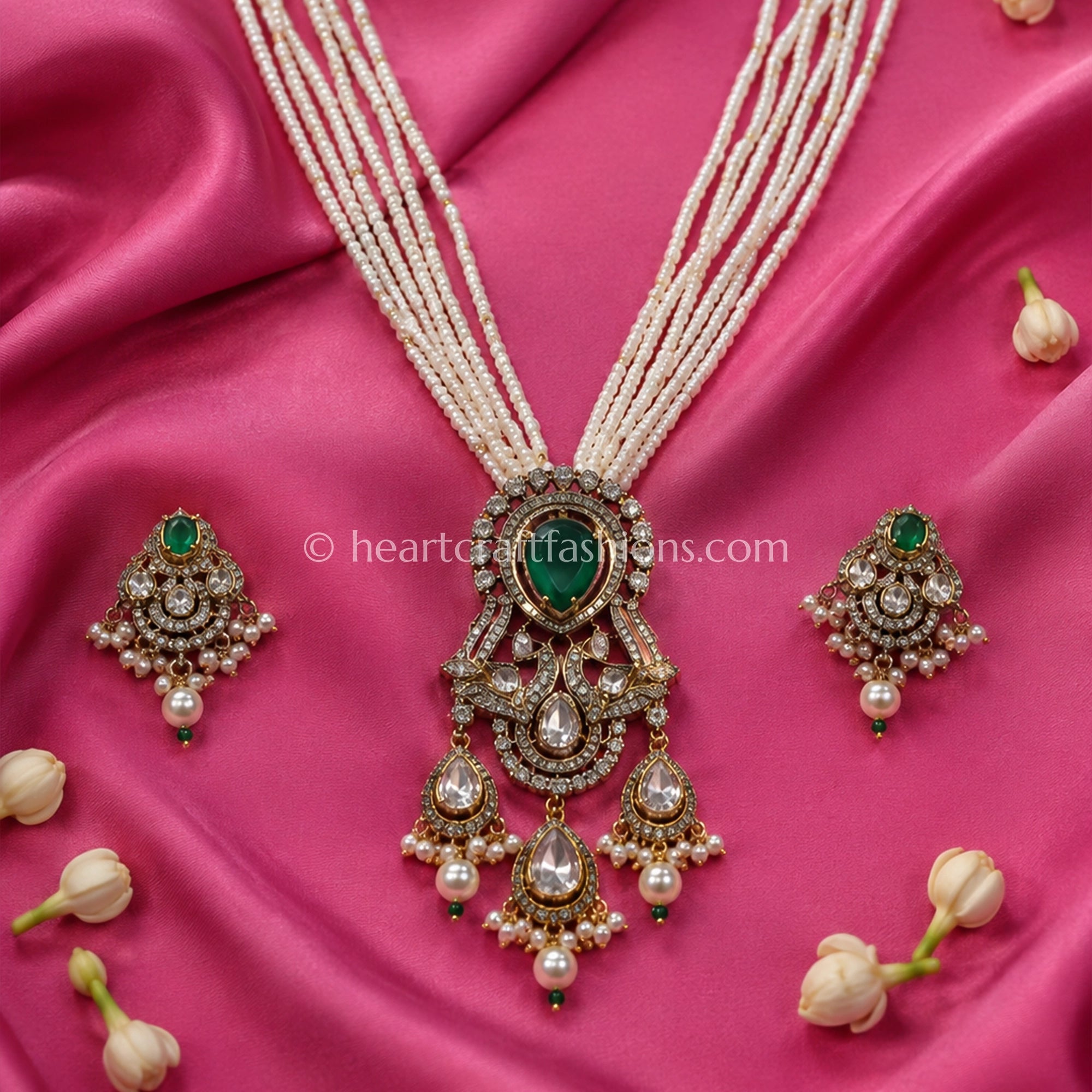 Emerald Sunehri Kundan Pearl Pendant Set