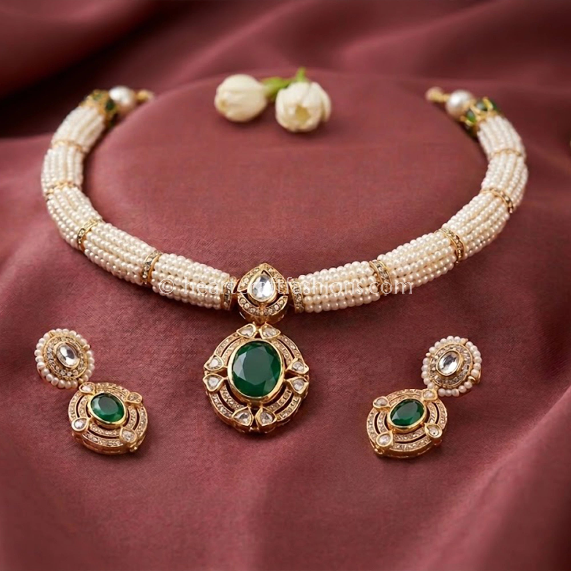 Emerald Sunehri Kundan Sleek Hasli Set