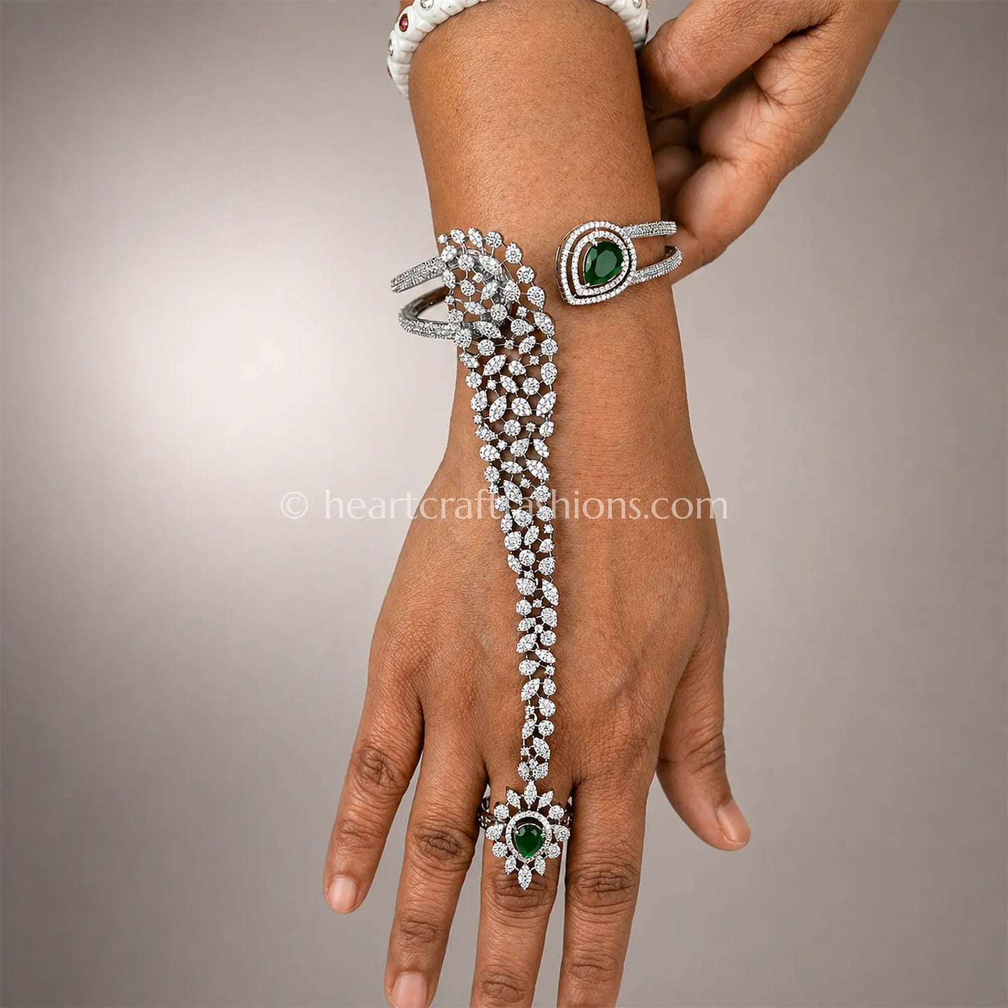 Emerald Teardrop & Lattice Hathphool (Hand Harness)