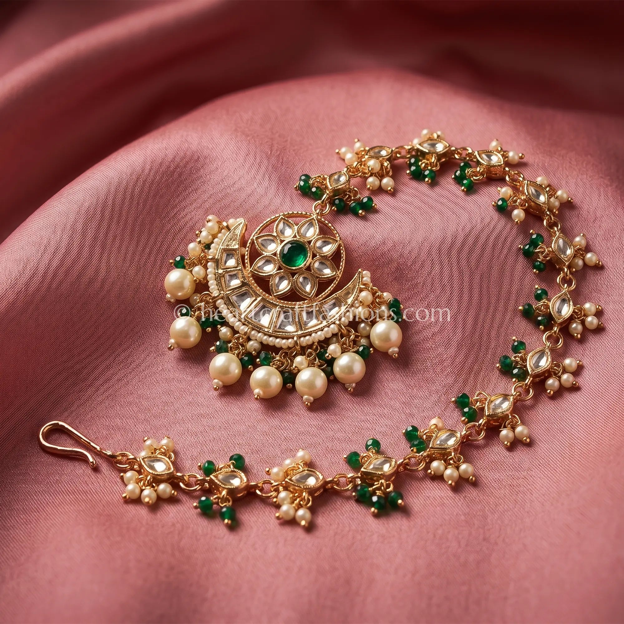 Emerald Pachi Kundan Maang Tikka