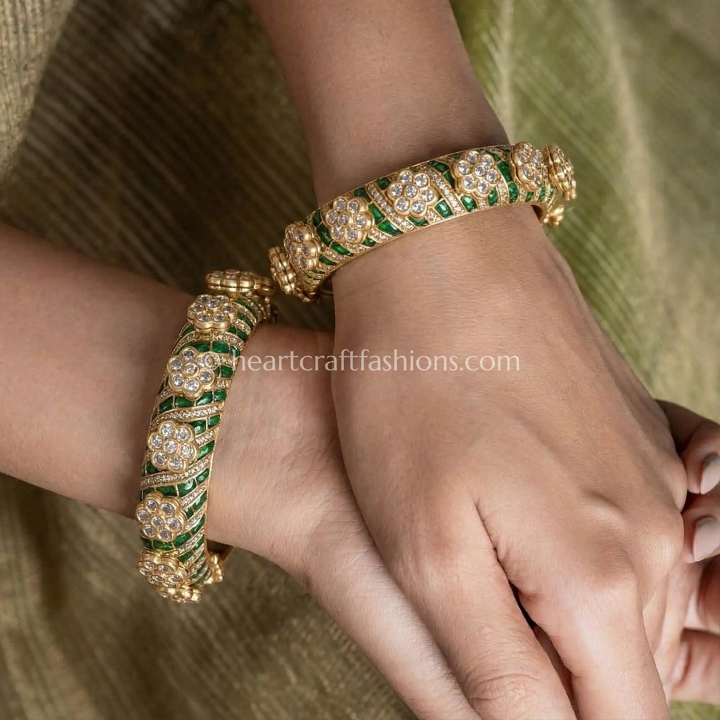 Emerald Sunehri Kundan Pacheli