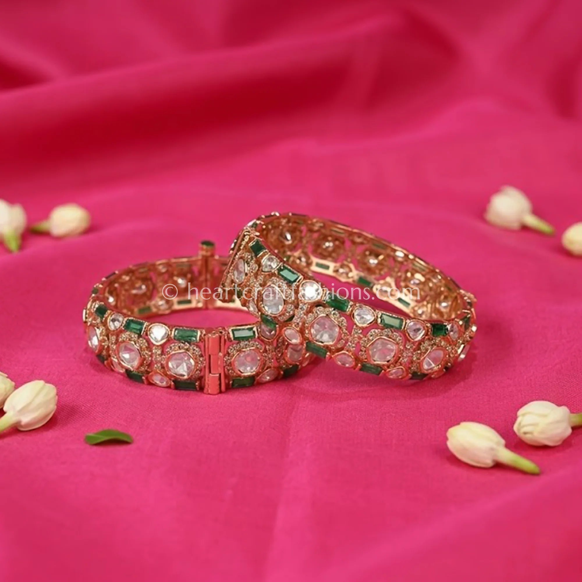 Emerald Sunehri Kundan Rectangle Bangles