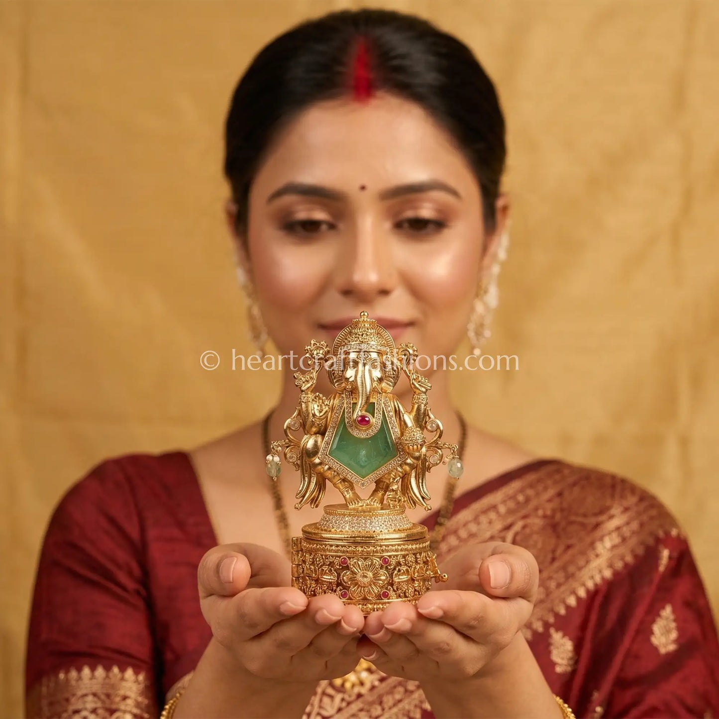 Ganesha Heritage Sindoor Box (Green Doublet Stone)