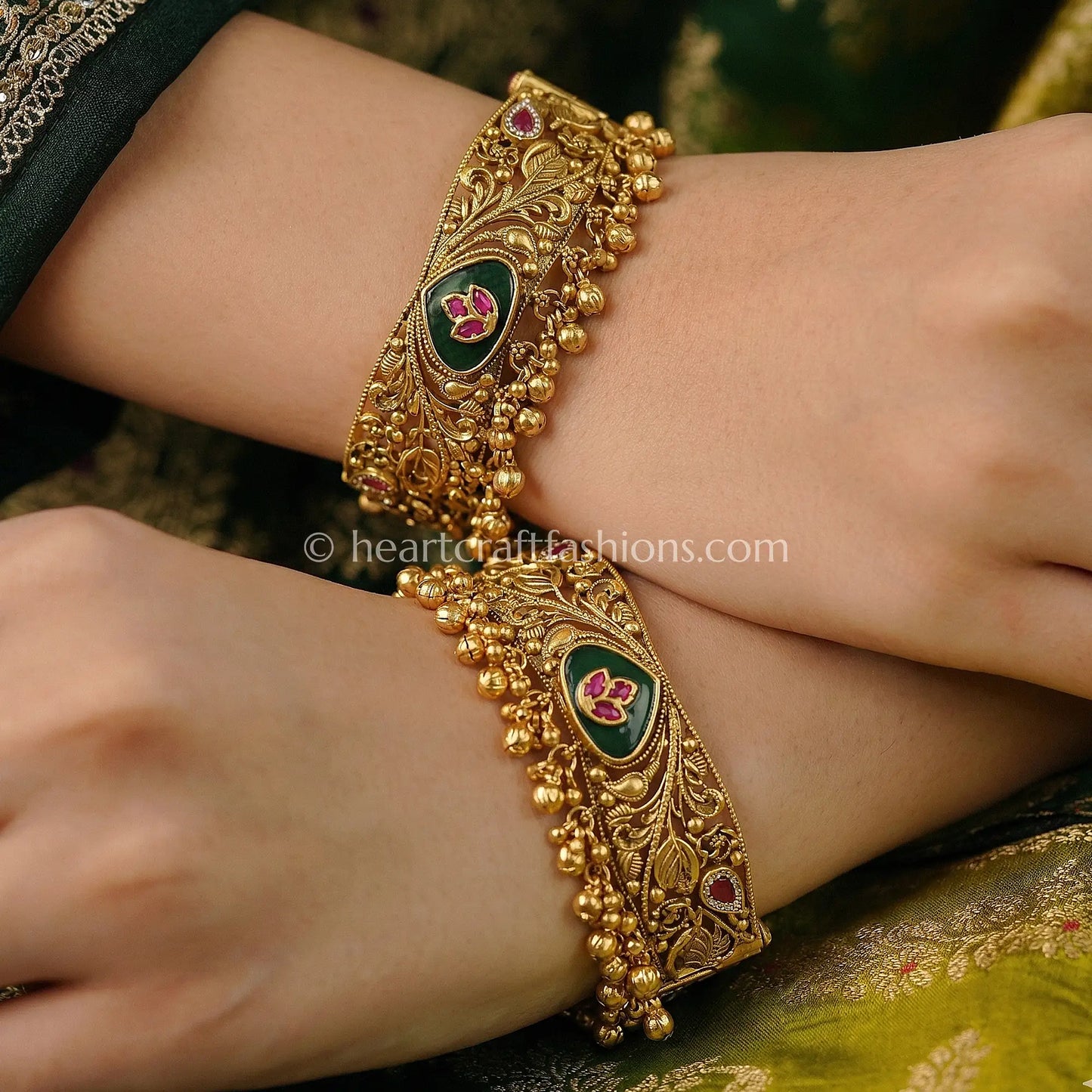 Heritage Emerald Ruby Floral Patla