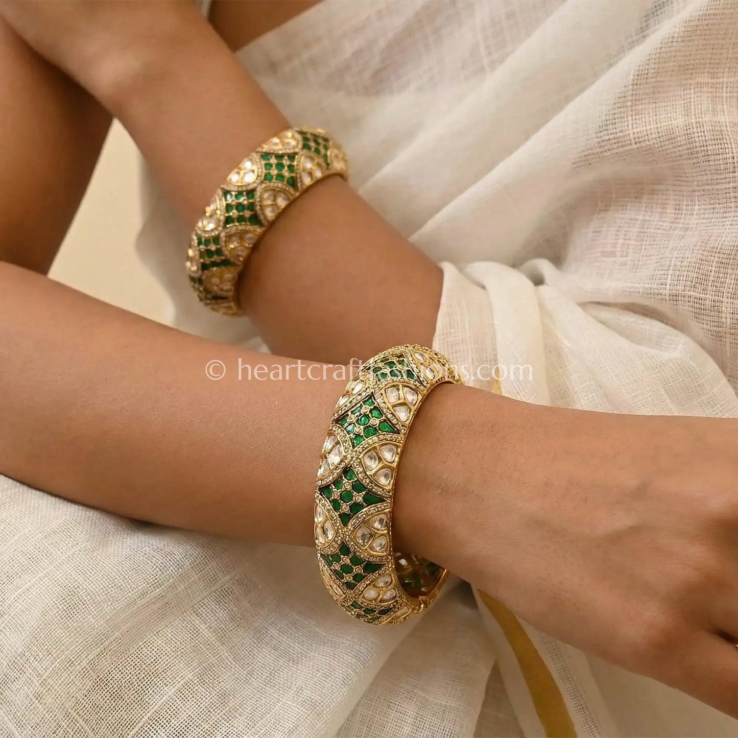 Mehira Emerald Sunheri Kundan Bangles