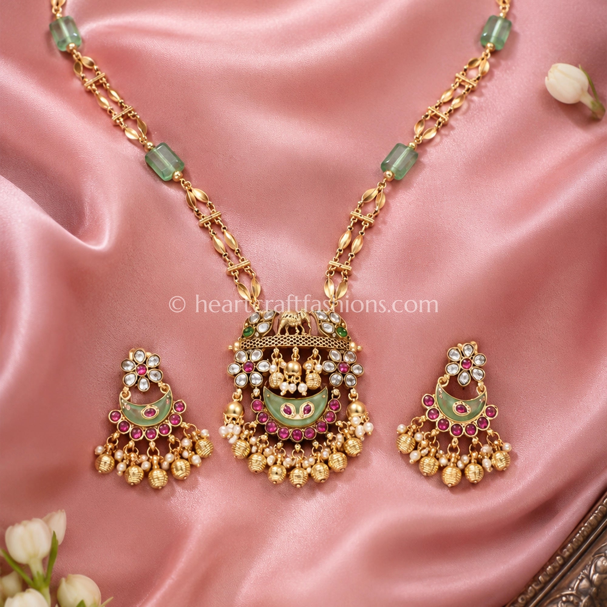 Mint Green Heritage Pachi Kundan Pendant Necklace Set