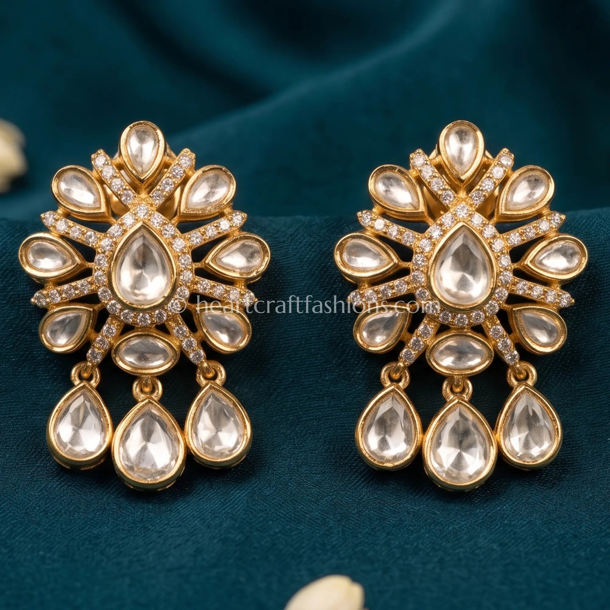 Noor Sunehri Kundan Stud Earrings