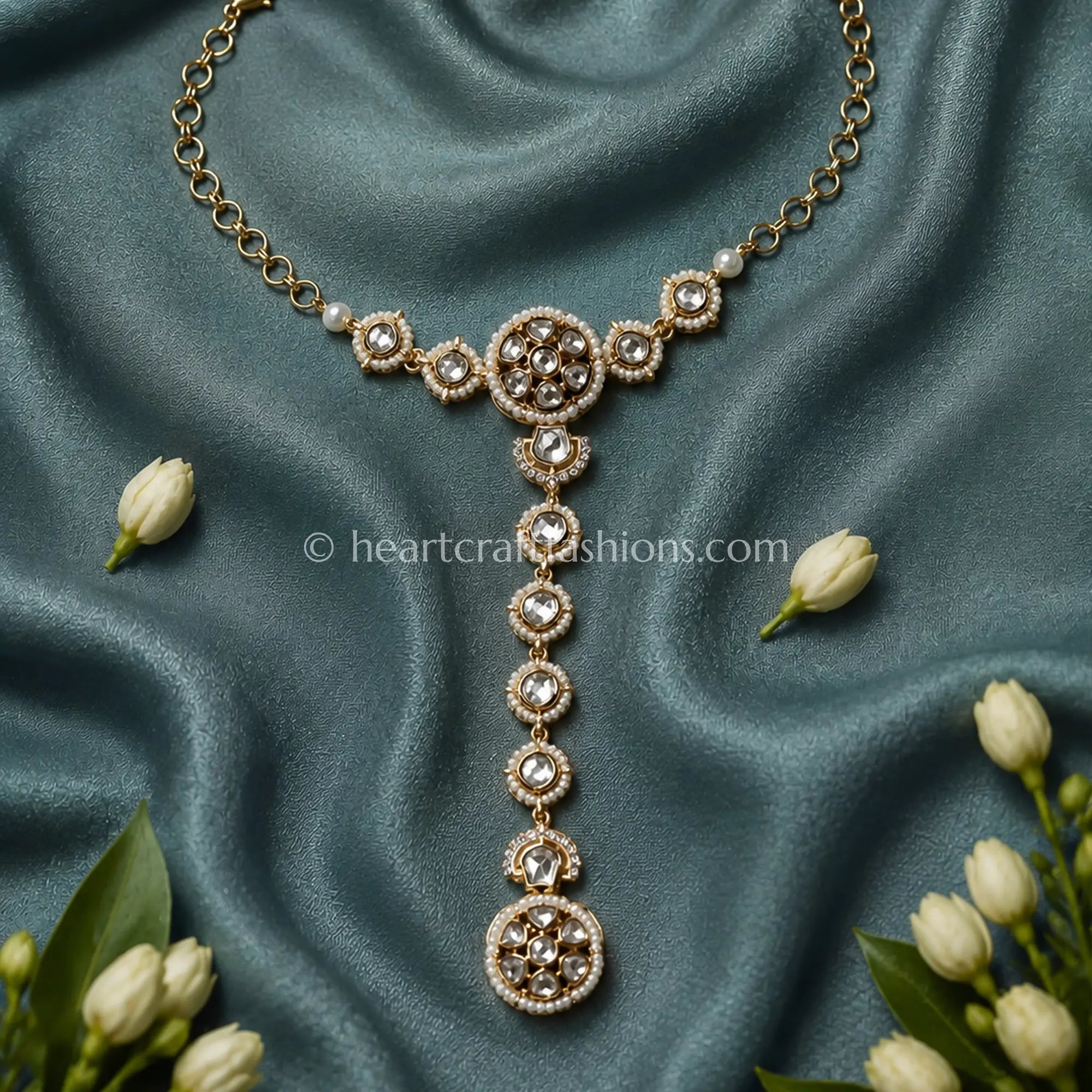 Noorang Sunehri Kundan Hathphool