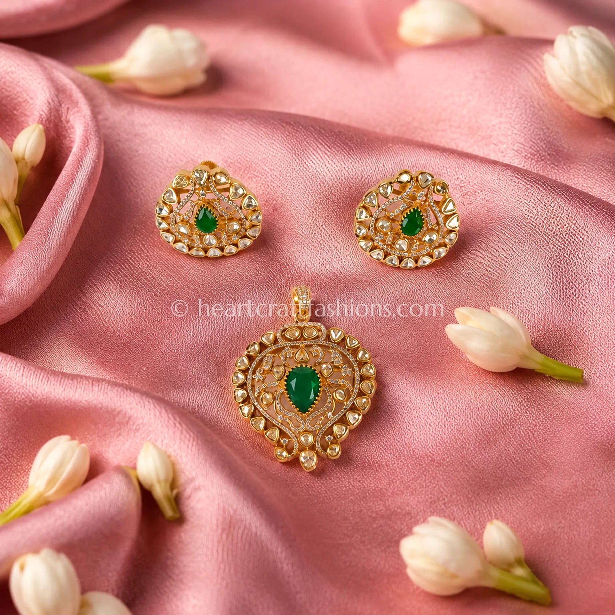 Panna Moissanite Polki Pendant Set