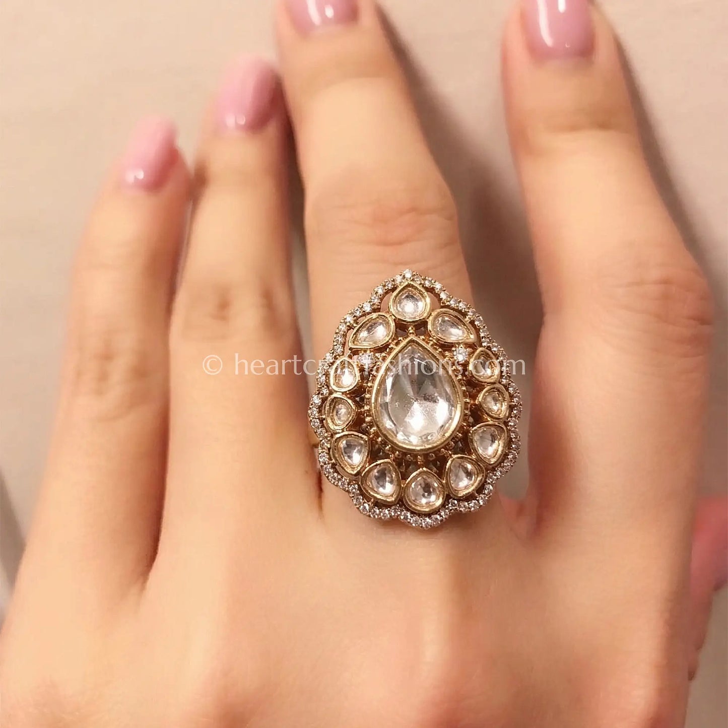 Sunehri Kundan Classic Teardrop Ring