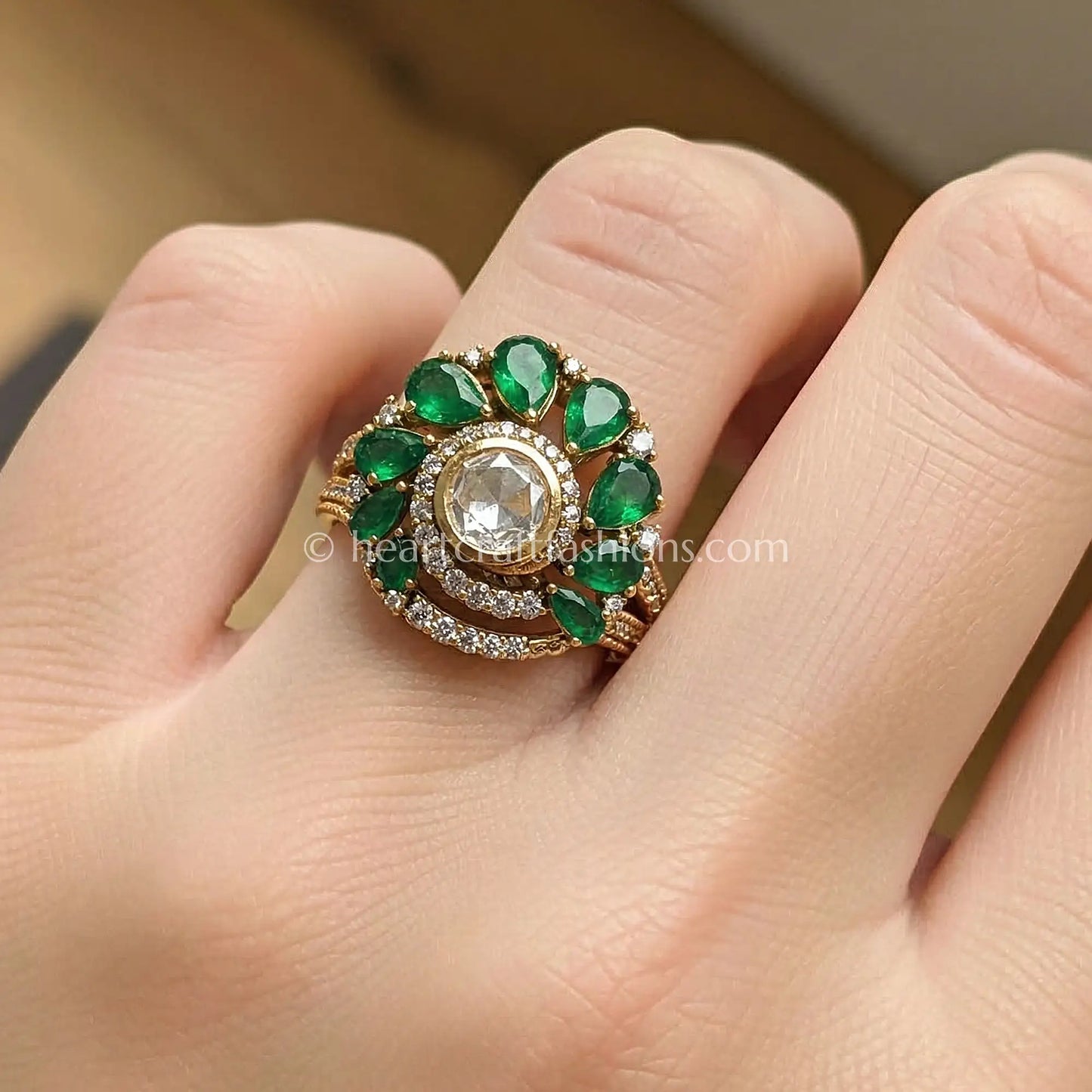 Sunehri Kundan Emerald Pushpa Ring