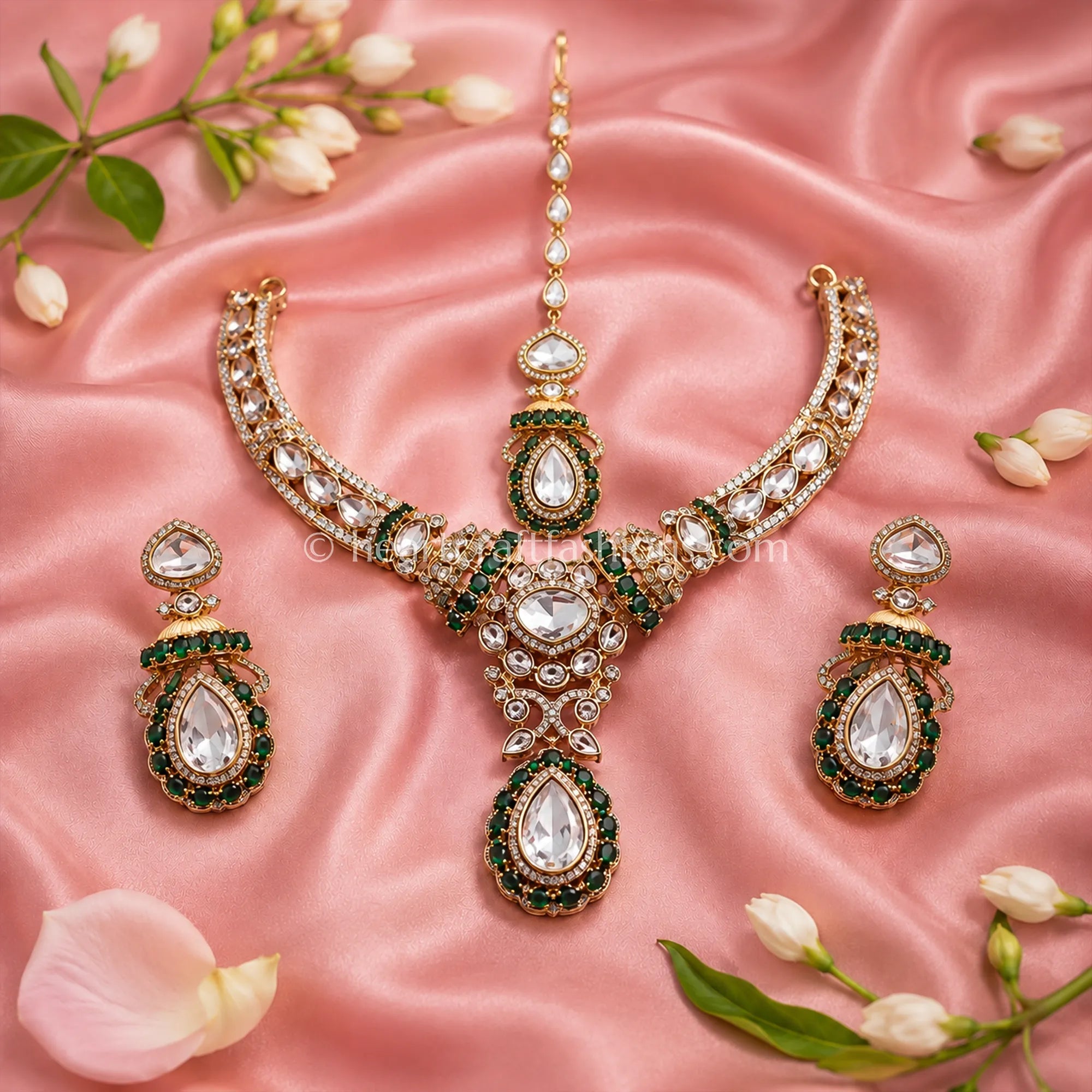 Sunehri Uncut Kundan & Royal Emerald Drop Necklace Set with Maang Tikka