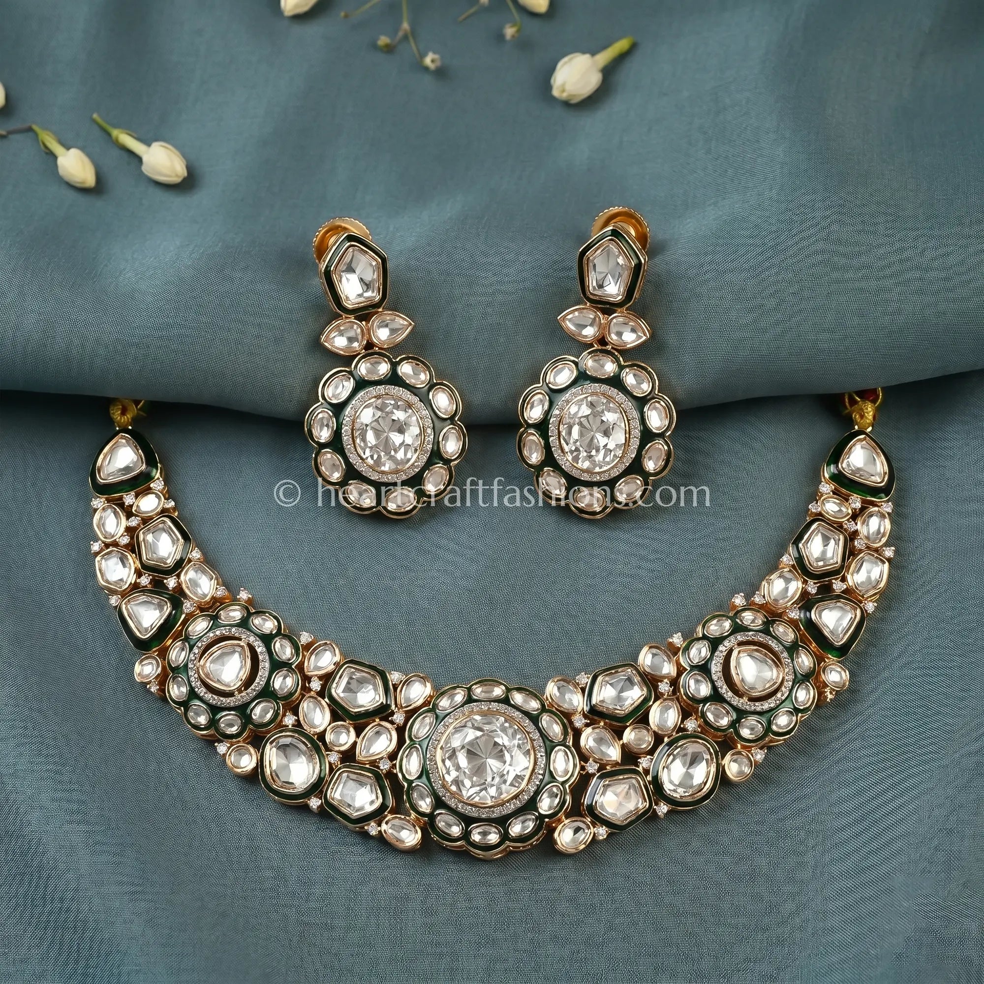 Sunehri Kundan Classic Choker Set