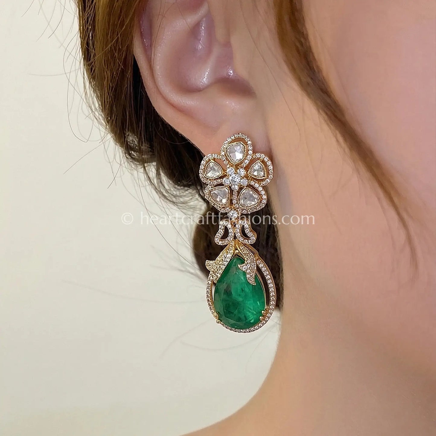 Zarina Emerald Sunehri Kundan Doublet Earrings