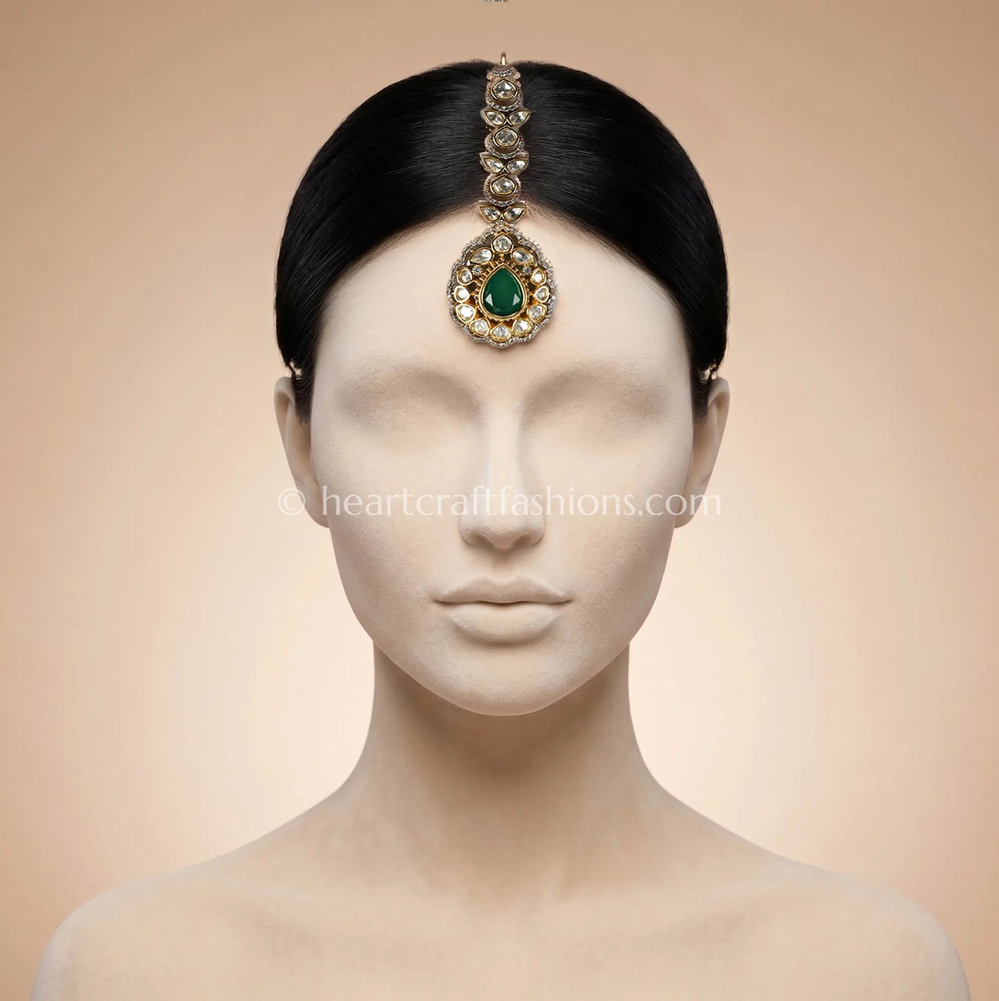 Emerald Sunehri Kundan Maang Tikka