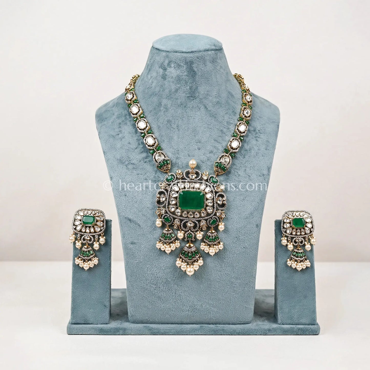 Green Doublet Sunehri Kundan Set