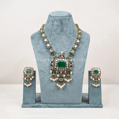 Green Doublet Sunehri Kundan Set