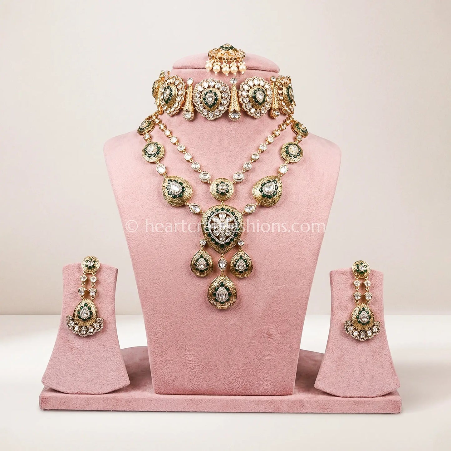 Regal Sunehri Kundan Choker & Layered Haar
