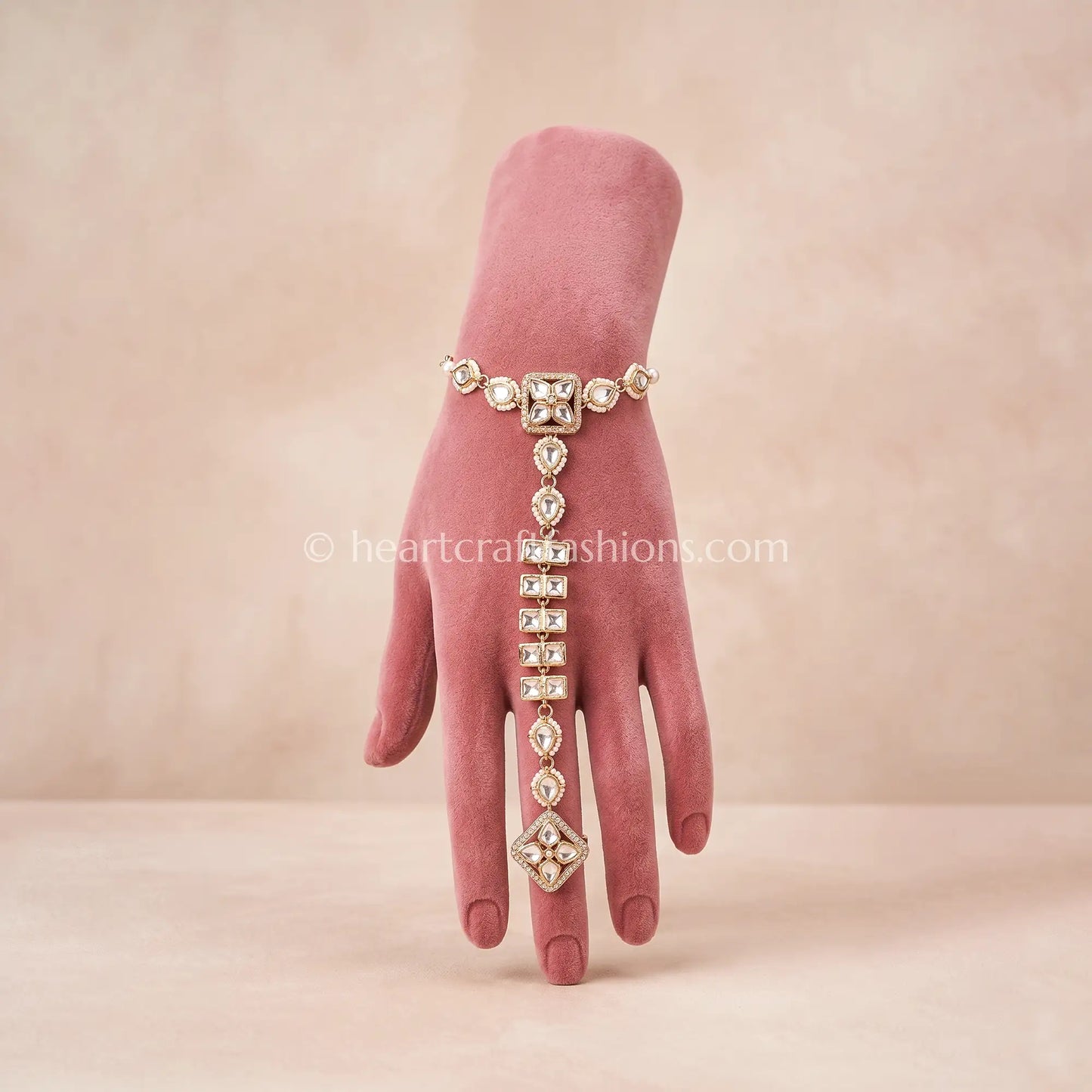 Rajsi Sunehri Kundan Hathphool
