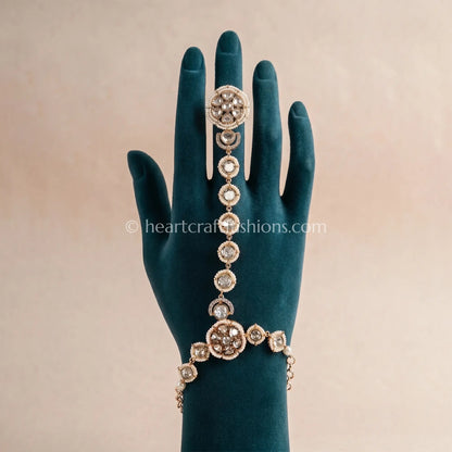 Noorang Sunehri Kundan Hathphool