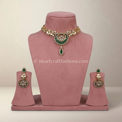 Emerald Aura Sunehri Kundan Choker