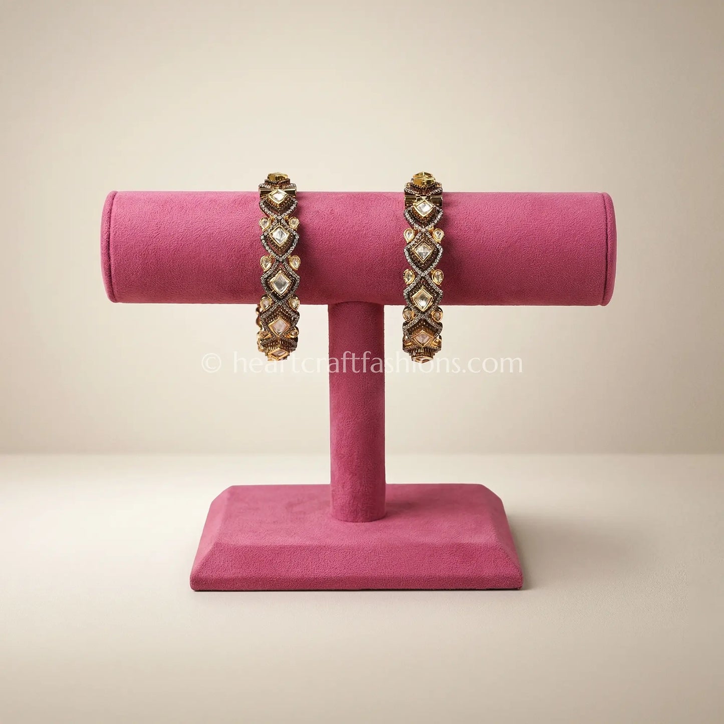 Geometric Sunehri Kundan Bangles