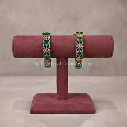 Emerald Sunehri Kundan Doublet Bangles