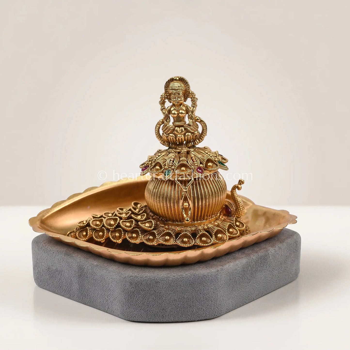 Lakshmi Kalash Heritage Sindoor Box (With Tray)