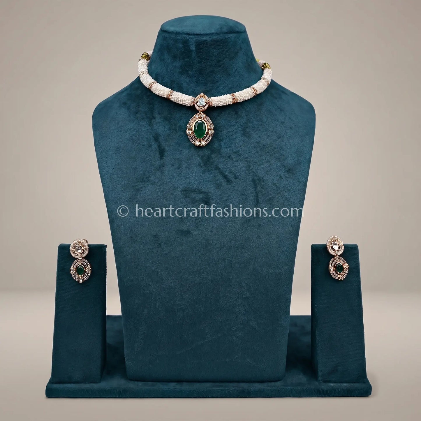 Emerald Sunehri Kundan Sleek Hasli Set