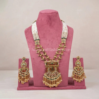Opulent Heritage Pachi Pearl Grand Haar Set