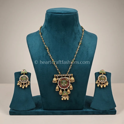 Heritage Pachi Kundan Pendant Set