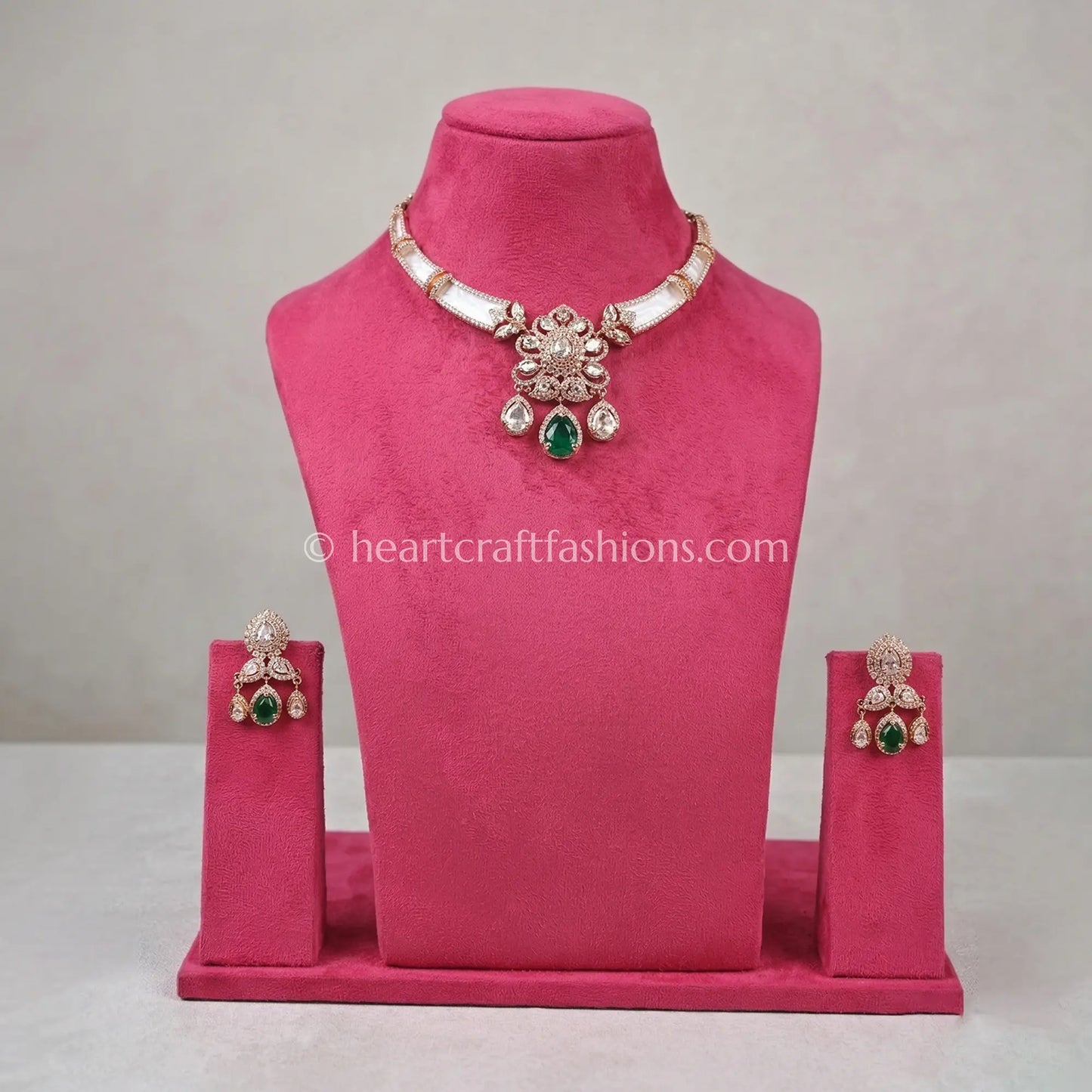 Sunehri Mop Emerald Bloom Kundan Set