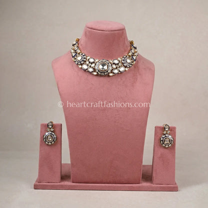 Sunehri Kundan Neel Royal Choker Set