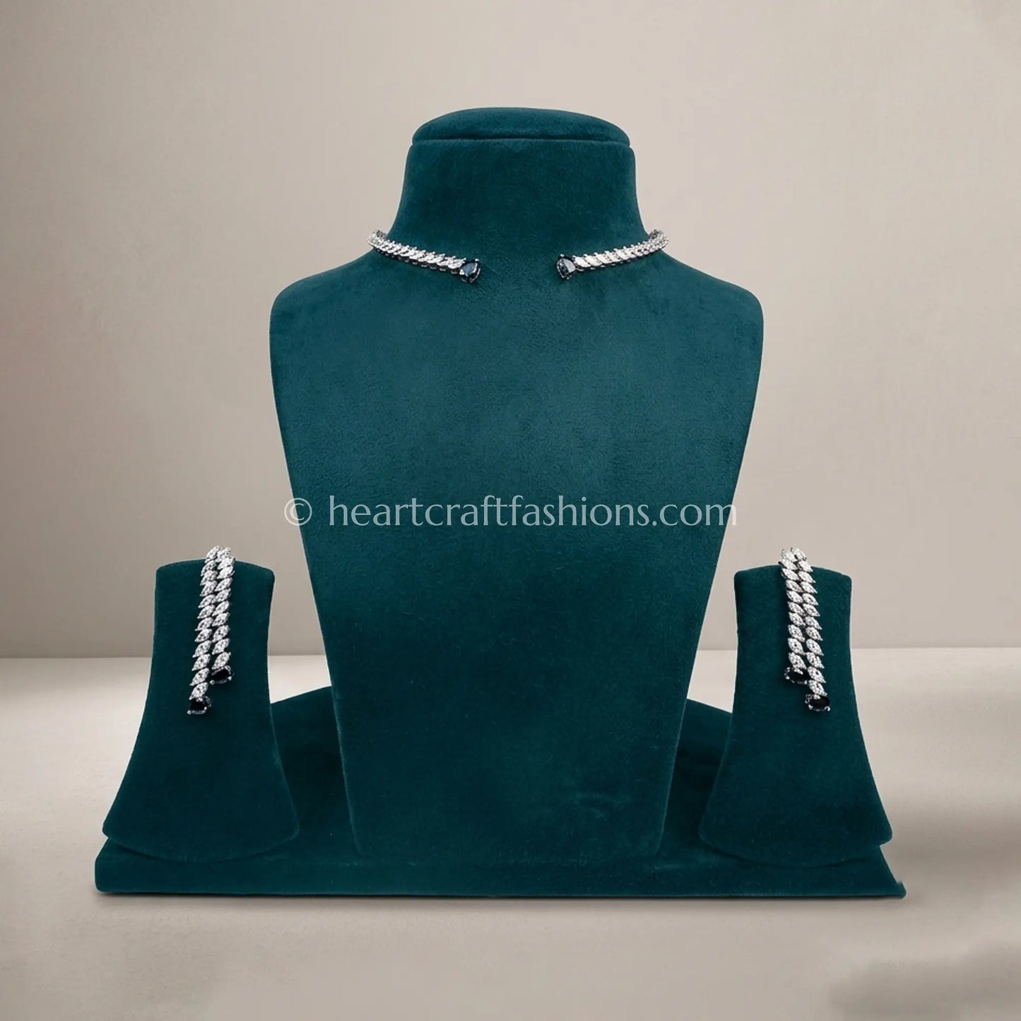 Black Sapphire Open-Front Zircon Hasli Set