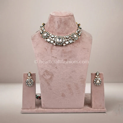 Sunehri Kundan Classic Choker Set
