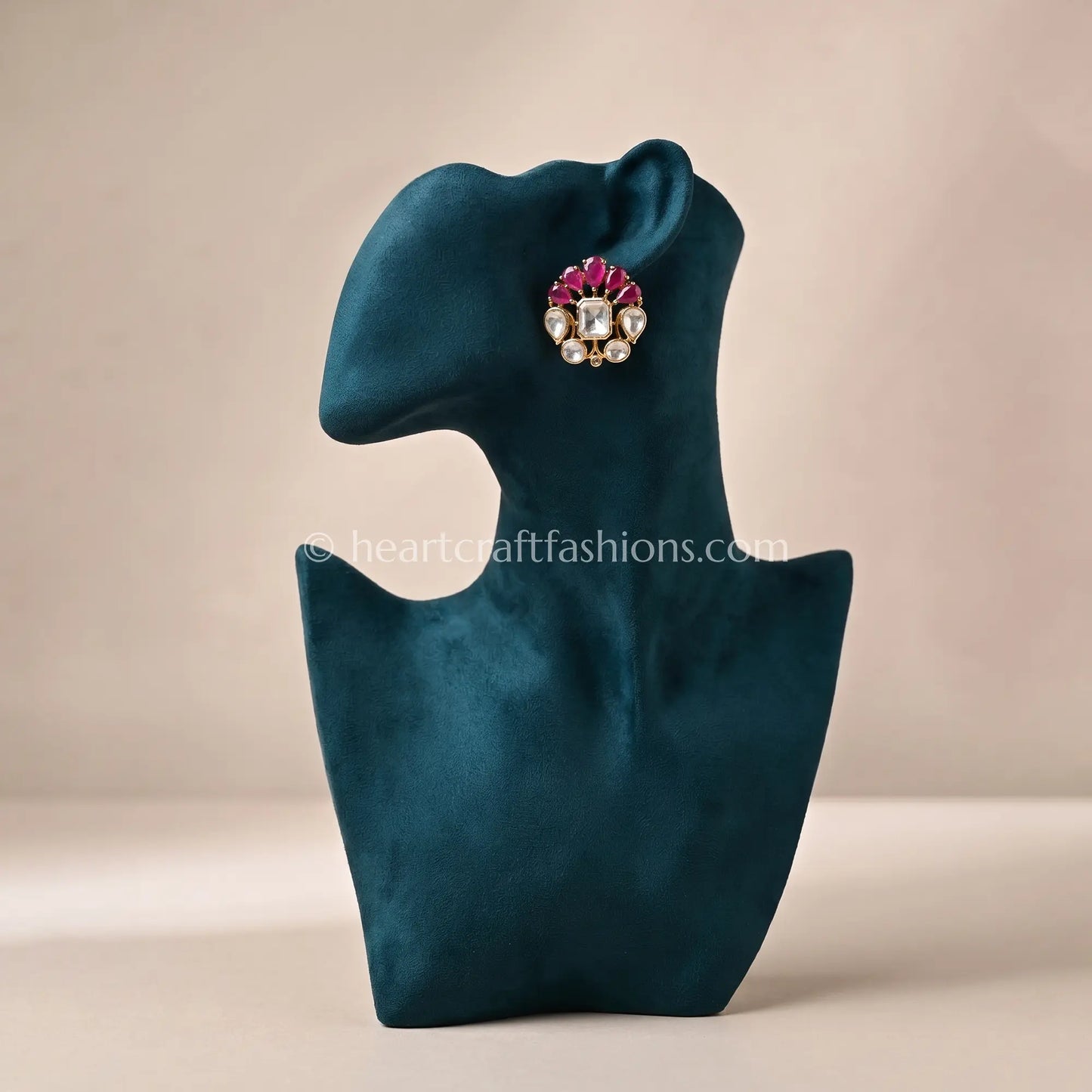 Surkh Noor Pachi Kundan Studs