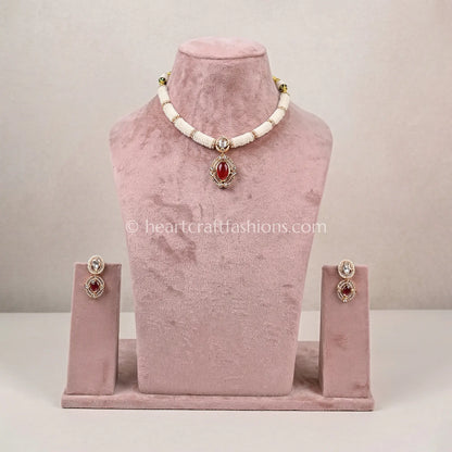 Sunehri Kundan Pearl Doublet Hasli