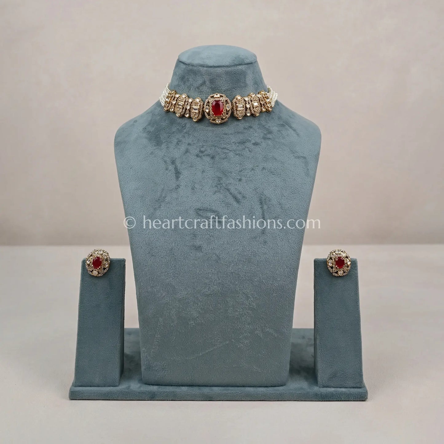 Sunehri Doublet Kundan Royal Choker Set