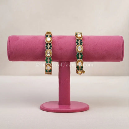 Emerald Sunehri Kundan Sleek Bangles