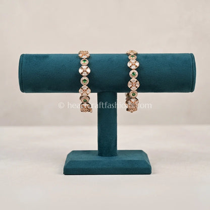 Emerald Floral Sunehri Kundan Sleek Bangles