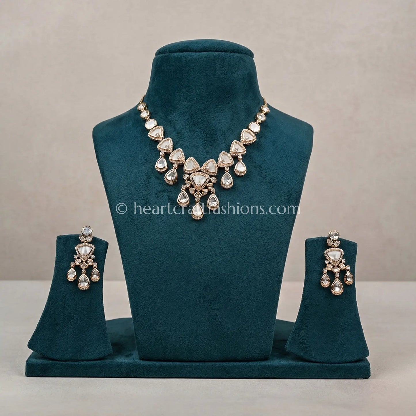 Sunehri Kundan MOP Teardrop Elegance