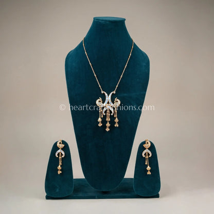 Chandmayur Amrapali Pendant Set