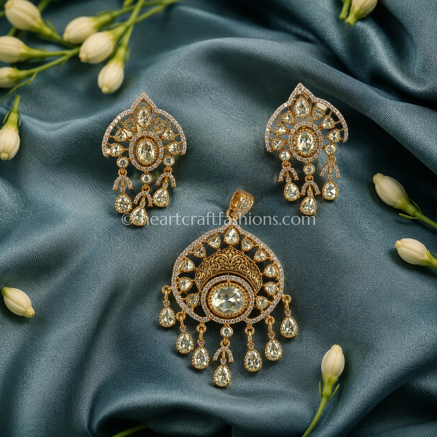 Aabha Moissanite Polki Pendant Set