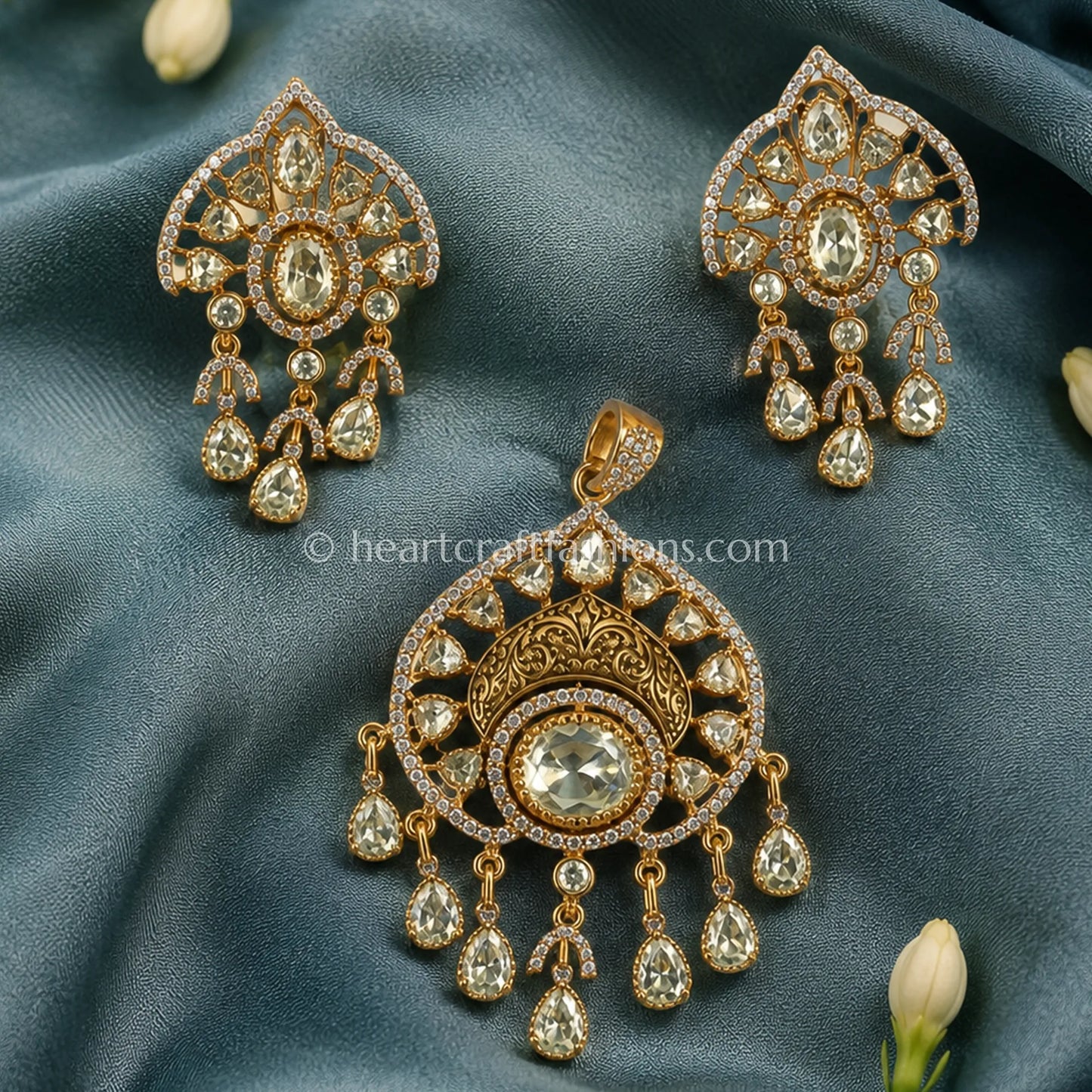 Aabha Moissanite Polki Pendant Set