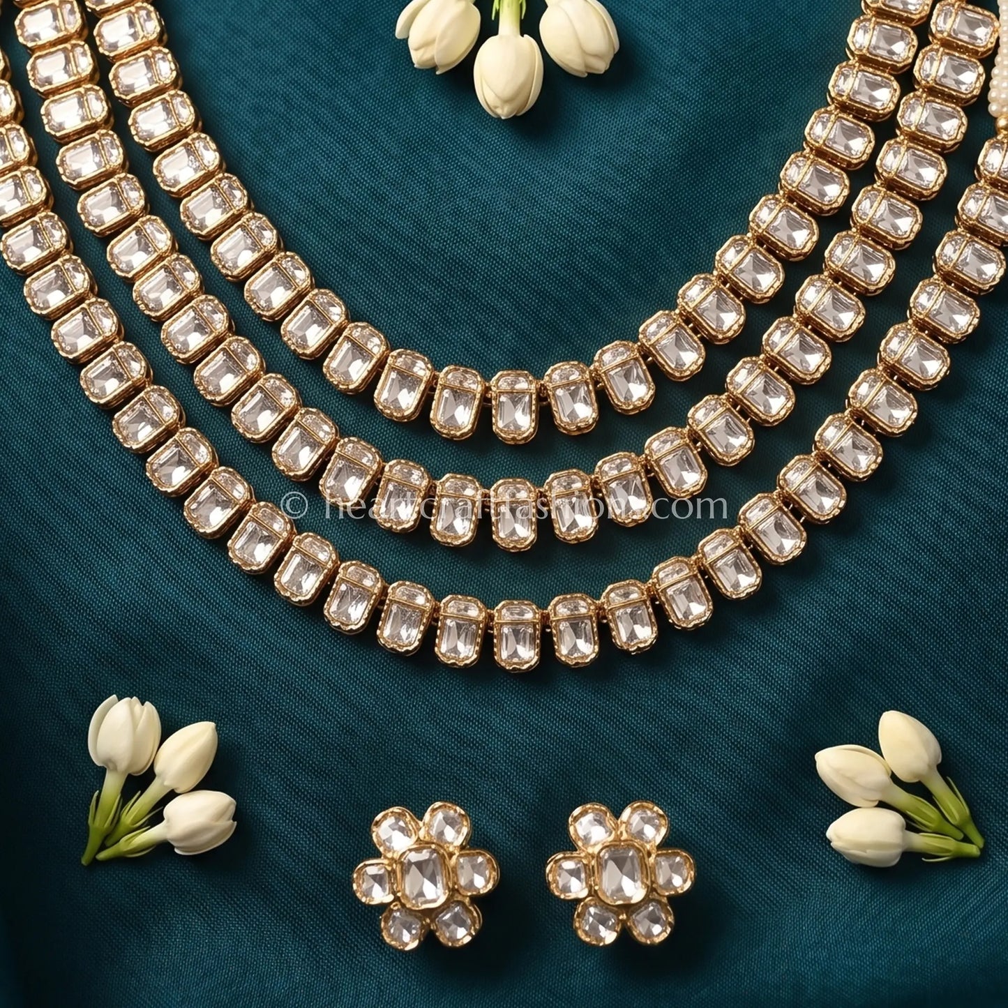 Chaandrekha Sunehri Kundan Layered Haar