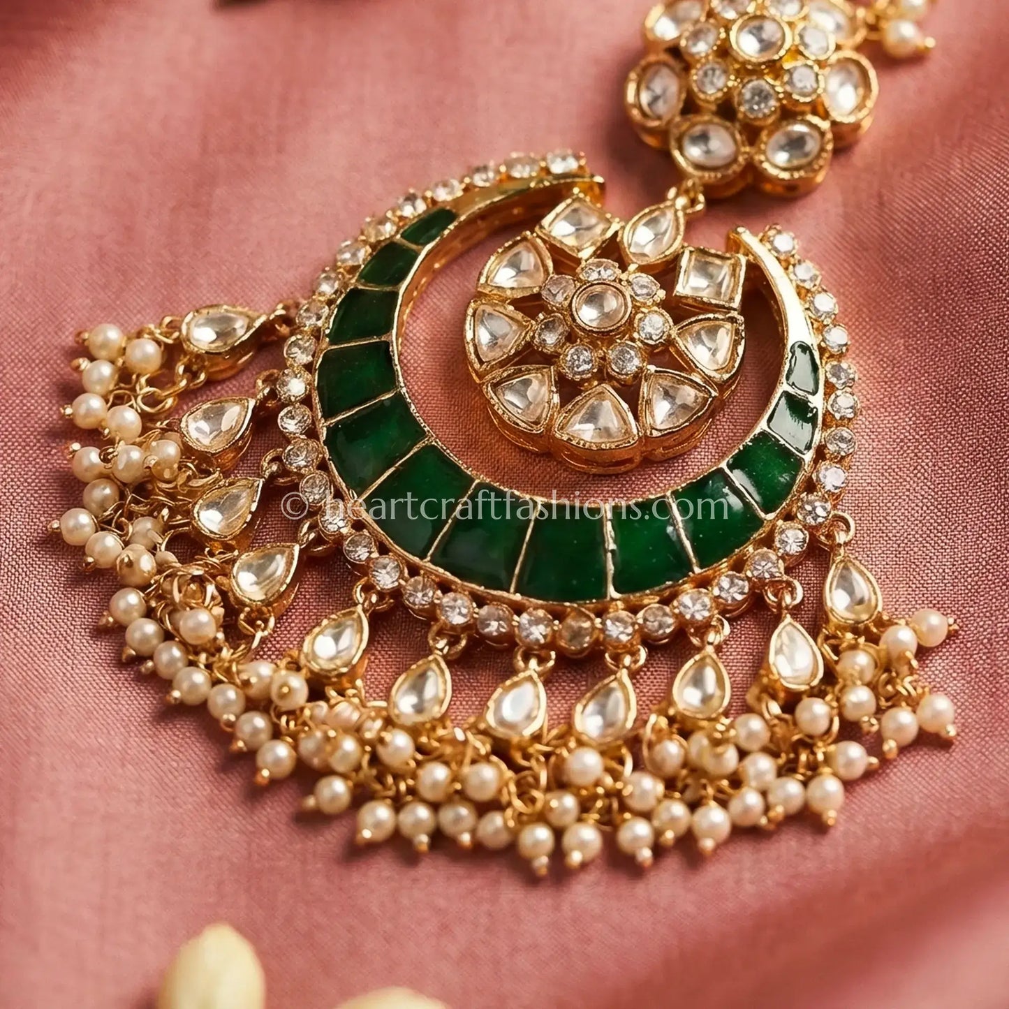 Emerald Arch Polki Maang Tikka