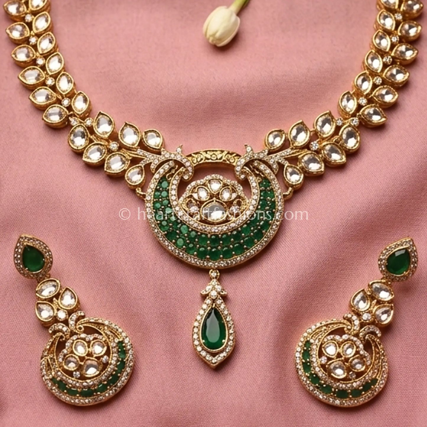 Emerald Aura Sunehri Kundan Choker