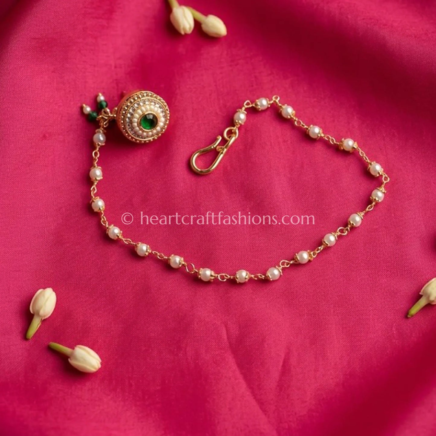 Emerald Core Round Medallion Pearl Nath with Chain