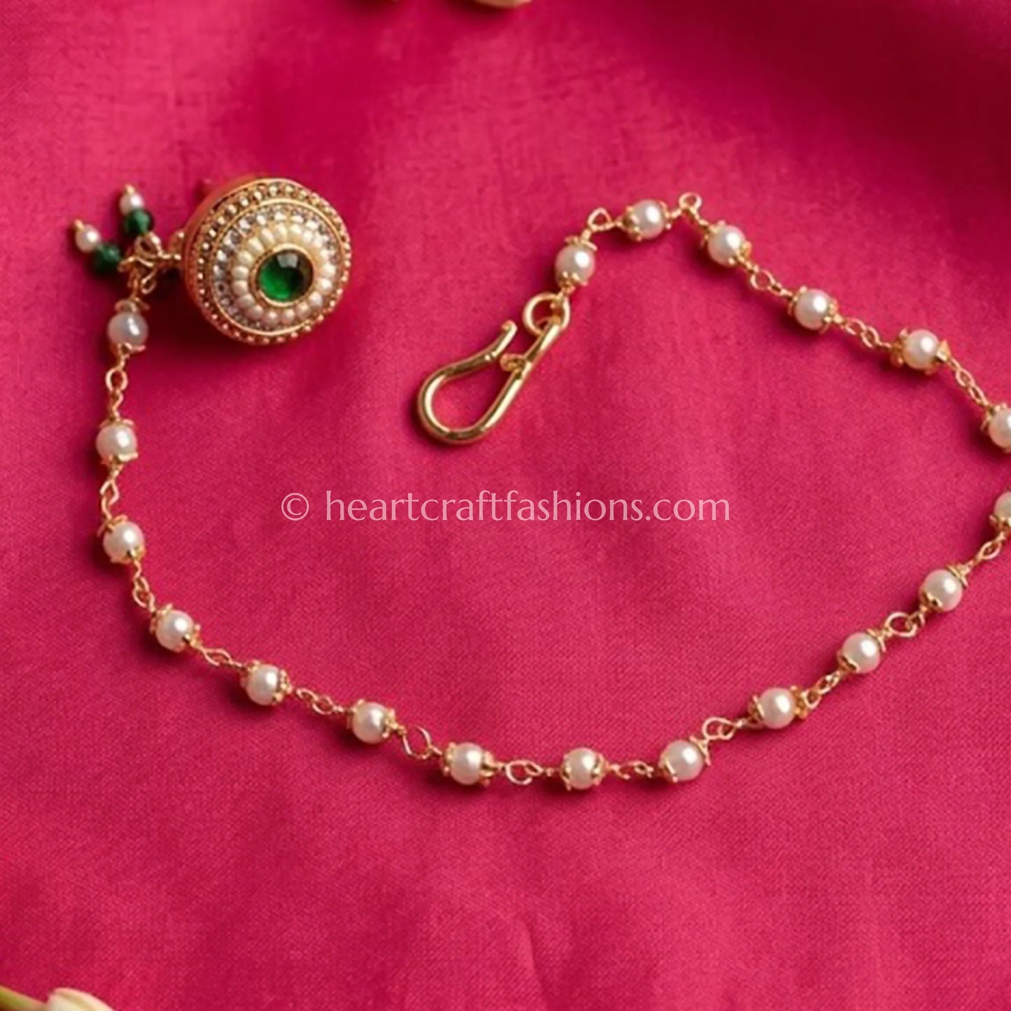 Emerald Core Round Medallion Pearl Nath with Chain