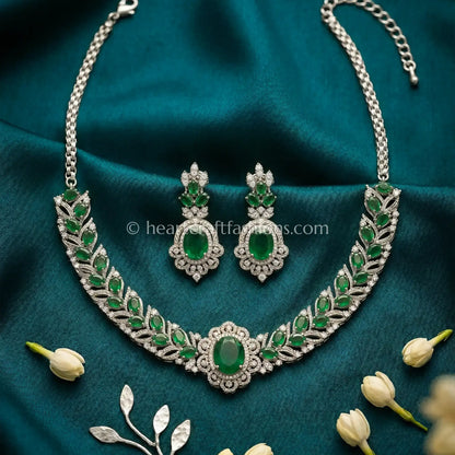 Emerald Grace Doublet Choker